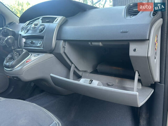 Бежевий Рено Сценік, об'ємом двигуна 1.6 л та пробігом 228 тис. км за 6500 $, фото 64 на Automoto.ua