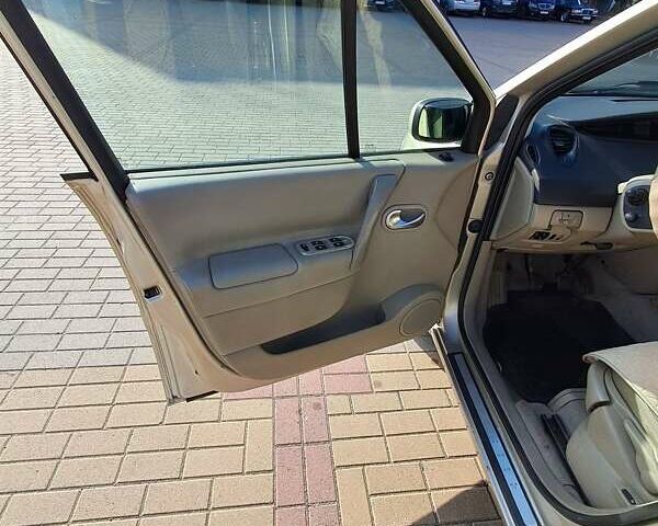 Бежевый Рено Сценик, объемом двигателя 2 л и пробегом 350 тыс. км за 4400 $, фото 8 на Automoto.ua