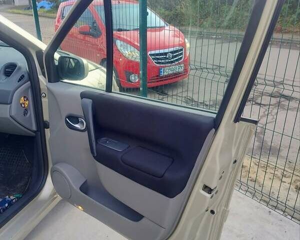Бежевий Рено Сценік, об'ємом двигуна 1.6 л та пробігом 124 тис. км за 4999 $, фото 15 на Automoto.ua