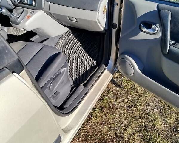 Бежевий Рено Сценік, об'ємом двигуна 1.6 л та пробігом 225 тис. км за 5500 $, фото 9 на Automoto.ua