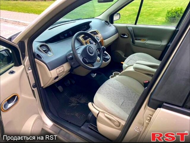 Бежевый Рено Сценик, объемом двигателя 15 л и пробегом 300 тыс. км за 5200 $, фото 2 на Automoto.ua