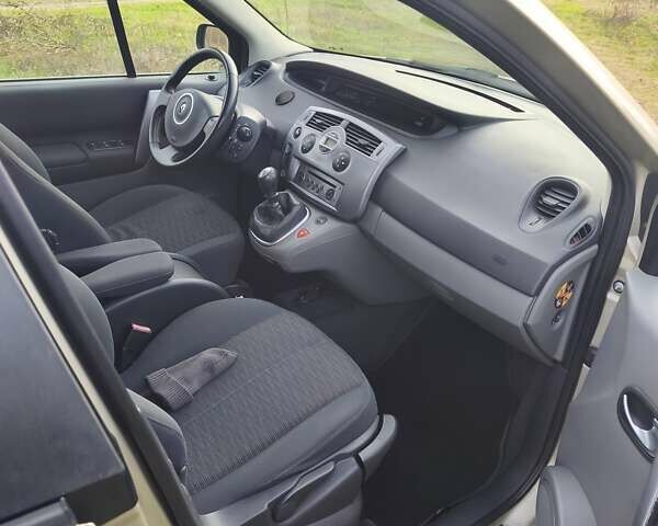 Бежевий Рено Сценік, об'ємом двигуна 1.6 л та пробігом 169 тис. км за 5800 $, фото 4 на Automoto.ua