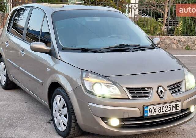 Рено Сценик 2008 в Харькове на Automoto.ua Бежевый Рено Сценик, объемом двигателя 1.6 л и пробегом 192 тыс. км за 6400 $, фото 1 на Automoto.ua