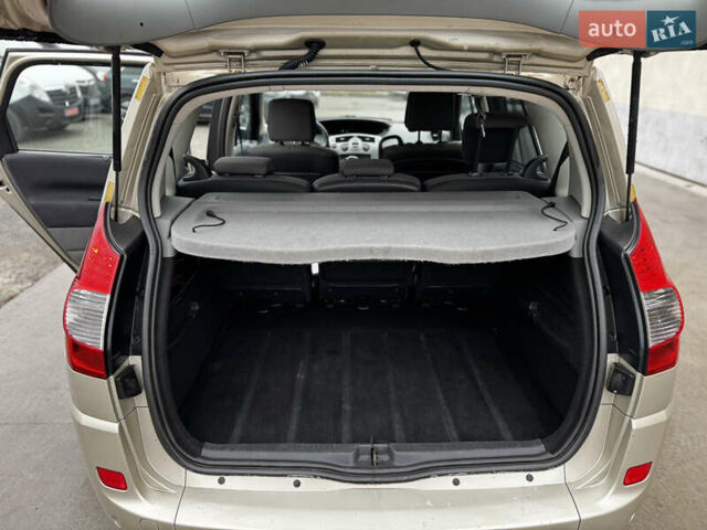 Бежевый Рено Сценик, объемом двигателя 1.6 л и пробегом 144 тыс. км за 5750 $, фото 21 на Automoto.ua