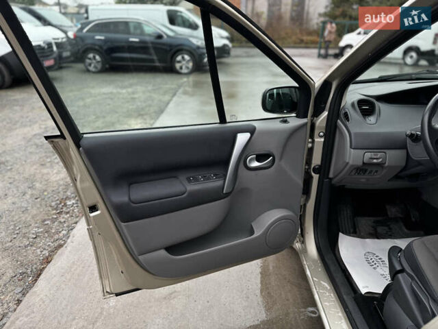 Бежевый Рено Сценик, объемом двигателя 1.6 л и пробегом 144 тыс. км за 5750 $, фото 23 на Automoto.ua