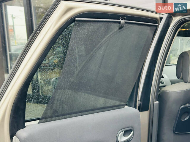 Бежевый Рено Сценик, объемом двигателя 1.6 л и пробегом 192 тыс. км за 6400 $, фото 15 на Automoto.ua