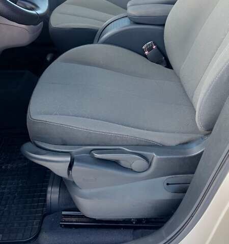 Бежевый Рено Сценик, объемом двигателя 1.6 л и пробегом 201 тыс. км за 6000 $, фото 12 на Automoto.ua