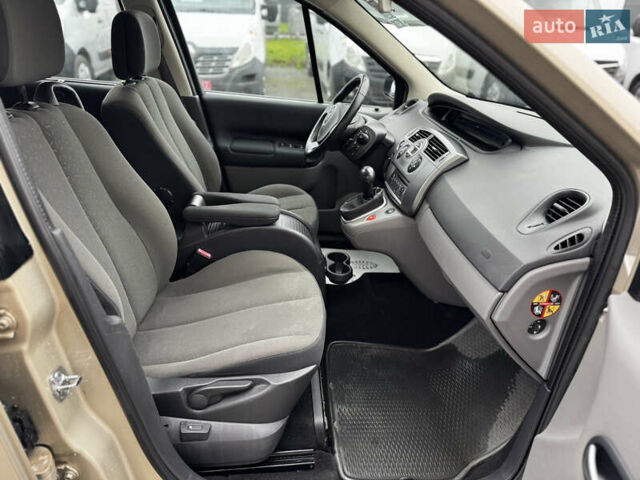 Бежевый Рено Сценик, объемом двигателя 1.6 л и пробегом 144 тыс. км за 5750 $, фото 26 на Automoto.ua