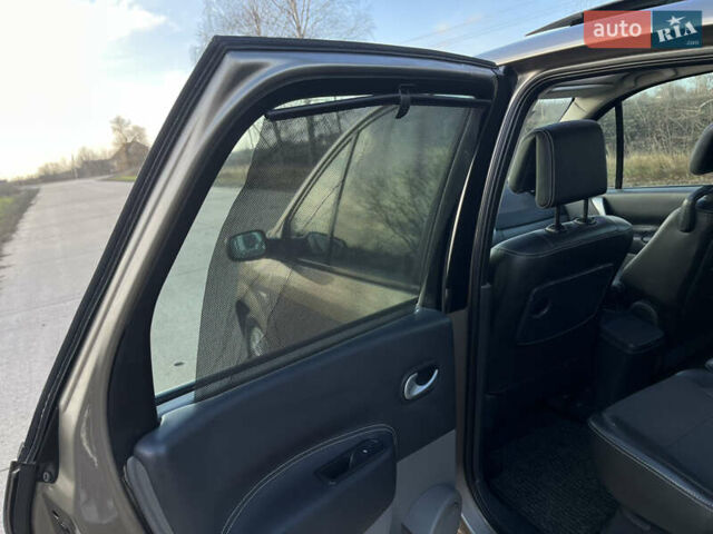 Бежевый Рено Сценик, объемом двигателя 1.6 л и пробегом 182 тыс. км за 6400 $, фото 30 на Automoto.ua