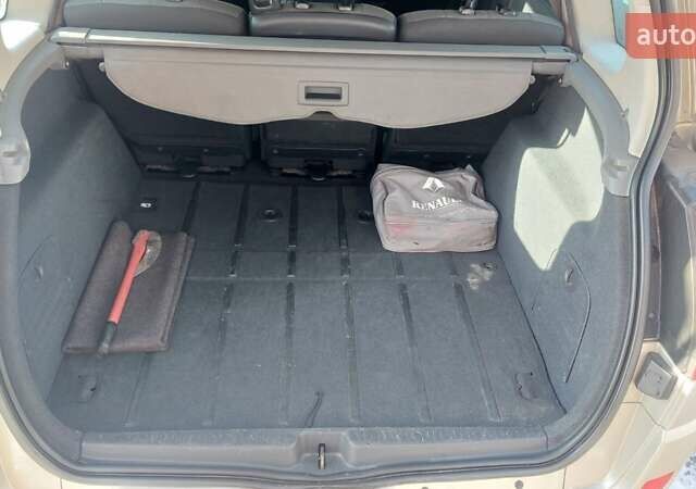 Бежевый Рено Сценик, объемом двигателя 1.6 л и пробегом 201 тыс. км за 6000 $, фото 28 на Automoto.ua