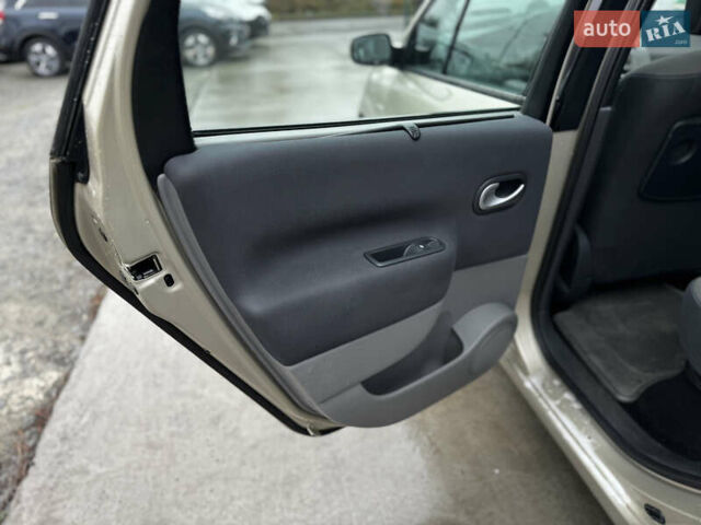 Бежевый Рено Сценик, объемом двигателя 1.6 л и пробегом 144 тыс. км за 5750 $, фото 22 на Automoto.ua