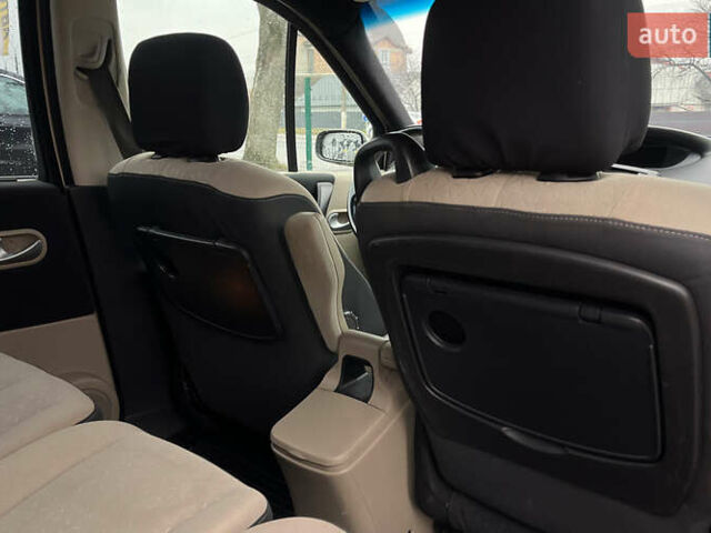 Бежевый Рено Сценик, объемом двигателя 1.87 л и пробегом 250 тыс. км за 5500 $, фото 19 на Automoto.ua