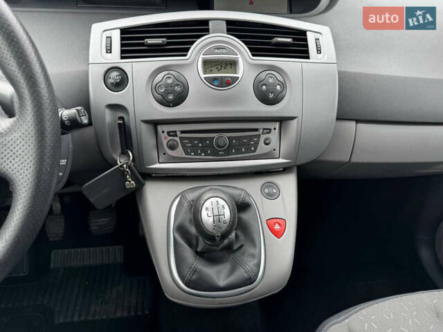 Бежевий Рено Сценік, об'ємом двигуна 1.6 л та пробігом 197 тис. км за 5699 $, фото 9 на Automoto.ua