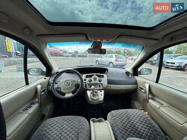 Бежевый Рено Сценик, объемом двигателя 1.5 л и пробегом 292 тыс. км за 5999 $, фото 11 на Automoto.ua