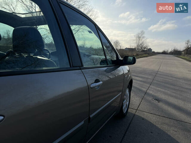 Бежевый Рено Сценик, объемом двигателя 1.6 л и пробегом 182 тыс. км за 6400 $, фото 6 на Automoto.ua