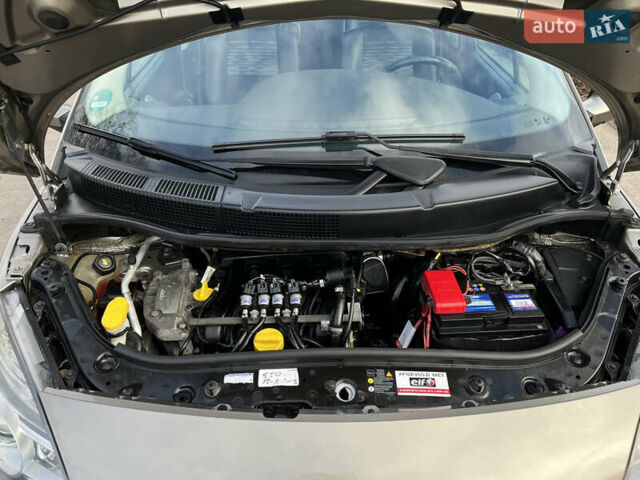 Бежевый Рено Сценик, объемом двигателя 1.6 л и пробегом 182 тыс. км за 6400 $, фото 42 на Automoto.ua