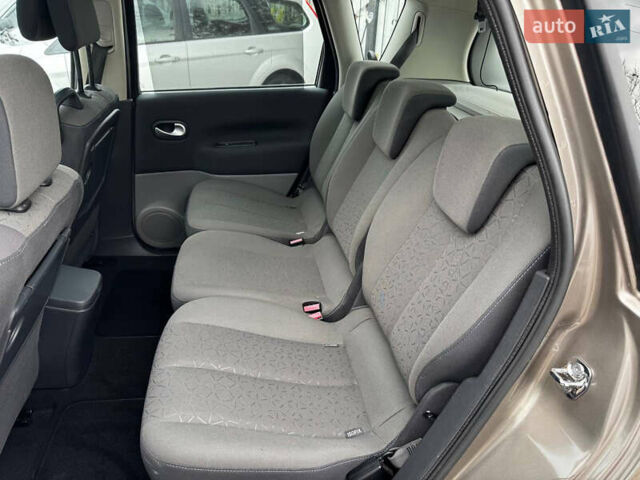 Бежевий Рено Сценік, об'ємом двигуна 1.6 л та пробігом 197 тис. км за 5699 $, фото 15 на Automoto.ua