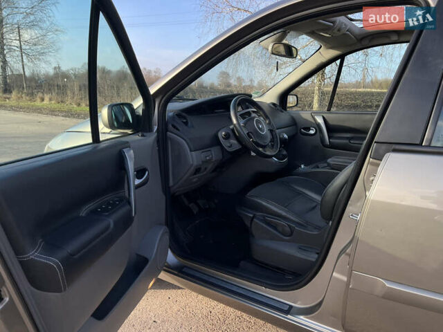 Бежевый Рено Сценик, объемом двигателя 1.6 л и пробегом 182 тыс. км за 6400 $, фото 21 на Automoto.ua