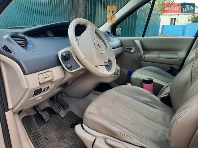 Бежевий Рено Сценік, об'ємом двигуна 1.5 л та пробігом 250 тис. км за 5555 $, фото 22 на Automoto.ua
