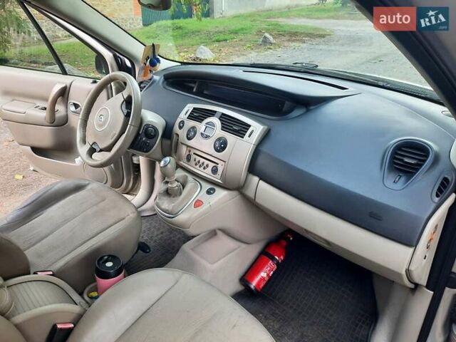 Бежевий Рено Сценік, об'ємом двигуна 1.5 л та пробігом 250 тис. км за 5555 $, фото 25 на Automoto.ua