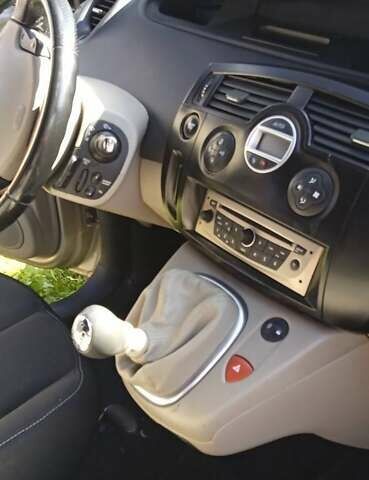 Рено Сценик 2008 в Косове на Automoto.ua Бежевый Рено Сценик, объемом двигателя 1.87 л и пробегом 150 тыс. км за 5400 $, фото 10 на Automoto.ua