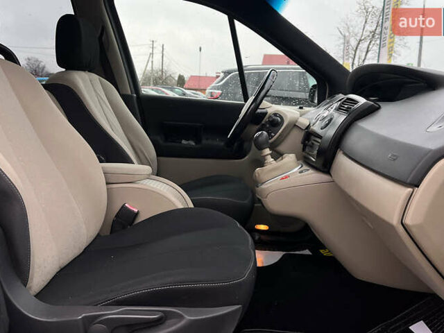 Бежевый Рено Сценик, объемом двигателя 1.87 л и пробегом 250 тыс. км за 5500 $, фото 18 на Automoto.ua