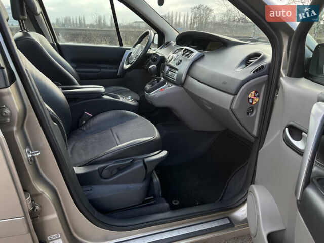 Бежевый Рено Сценик, объемом двигателя 1.6 л и пробегом 182 тыс. км за 6400 $, фото 37 на Automoto.ua