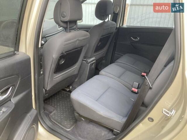 Бежевый Рено Сценик, объемом двигателя 1.6 л и пробегом 250 тыс. км за 5999 $, фото 8 на Automoto.ua