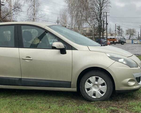 Бежевый Рено Сценик, объемом двигателя 1.6 л и пробегом 250 тыс. км за 5999 $, фото 15 на Automoto.ua