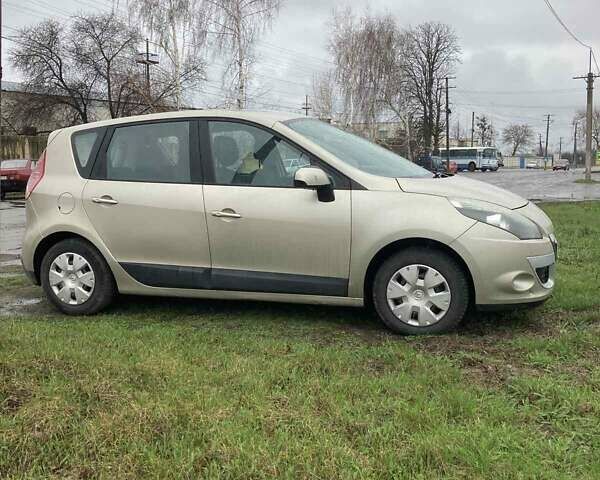 Бежевый Рено Сценик, объемом двигателя 1.6 л и пробегом 250 тыс. км за 5999 $, фото 16 на Automoto.ua