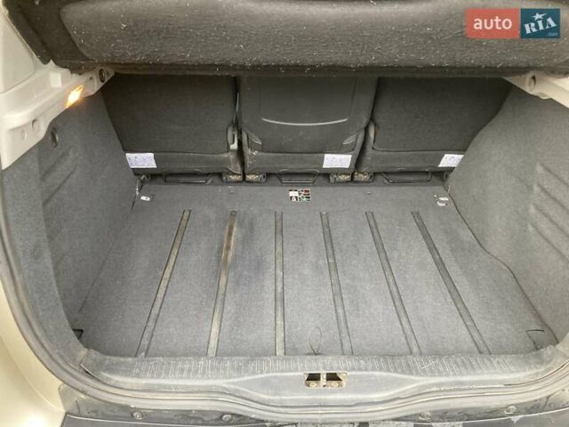 Бежевый Рено Сценик, объемом двигателя 1.6 л и пробегом 250 тыс. км за 5999 $, фото 10 на Automoto.ua