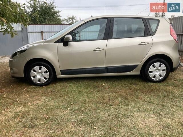 Бежевый Рено Сценик, объемом двигателя 1.6 л и пробегом 250 тыс. км за 5999 $, фото 13 на Automoto.ua