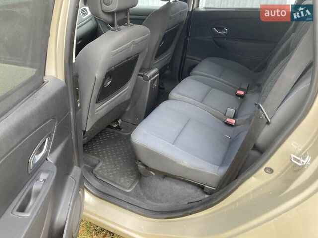 Бежевый Рено Сценик, объемом двигателя 1.6 л и пробегом 250 тыс. км за 5999 $, фото 9 на Automoto.ua