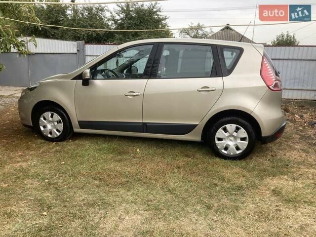 Бежевый Рено Сценик, объемом двигателя 1.6 л и пробегом 250 тыс. км за 5999 $, фото 4 на Automoto.ua