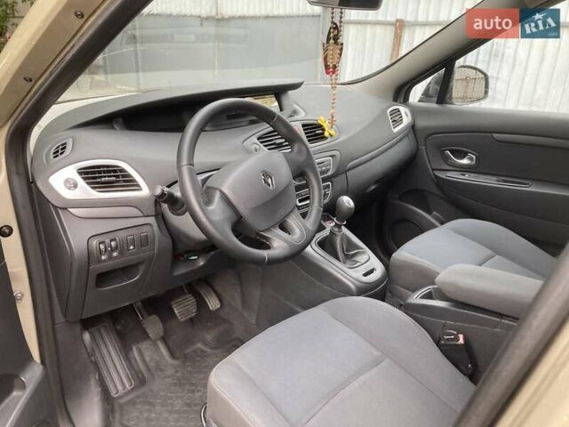 Бежевый Рено Сценик, объемом двигателя 1.6 л и пробегом 250 тыс. км за 5999 $, фото 7 на Automoto.ua