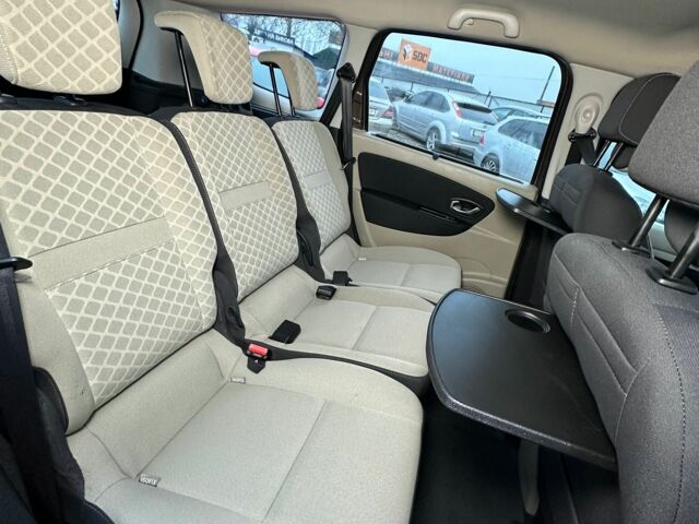 Бежевый Рено Сценик, объемом двигателя 1.6 л и пробегом 190 тыс. км за 6800 $, фото 3 на Automoto.ua