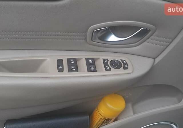 Бежевый Рено Сценик, объемом двигателя 1.9 л и пробегом 242 тыс. км за 7790 $, фото 9 на Automoto.ua