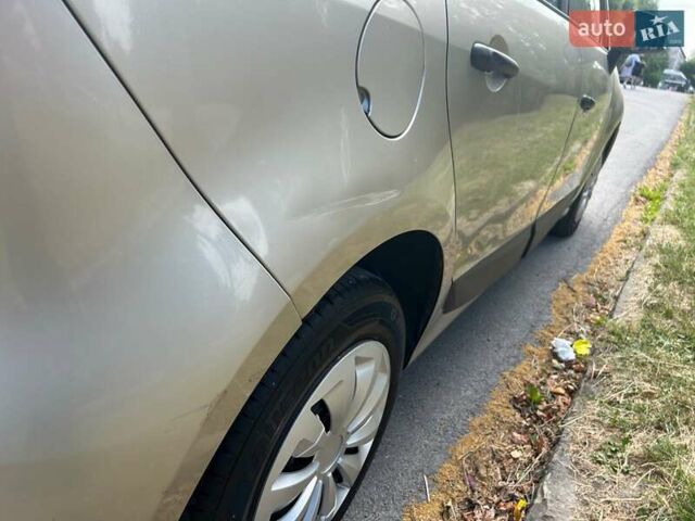 Рено Сценик 2010 в Тернополе на Automoto.ua Бежевый Рено Сценик, объемом двигателя 1.46 л и пробегом 145 тыс. км за 6700 $, фото 11 на Automoto.ua