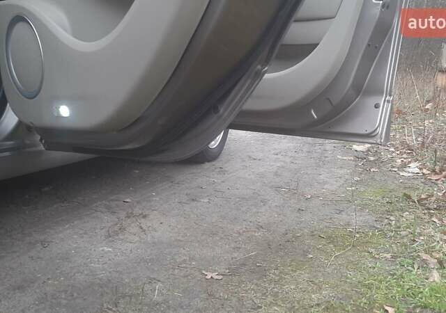 Бежевый Рено Сценик, объемом двигателя 1.9 л и пробегом 242 тыс. км за 7790 $, фото 10 на Automoto.ua