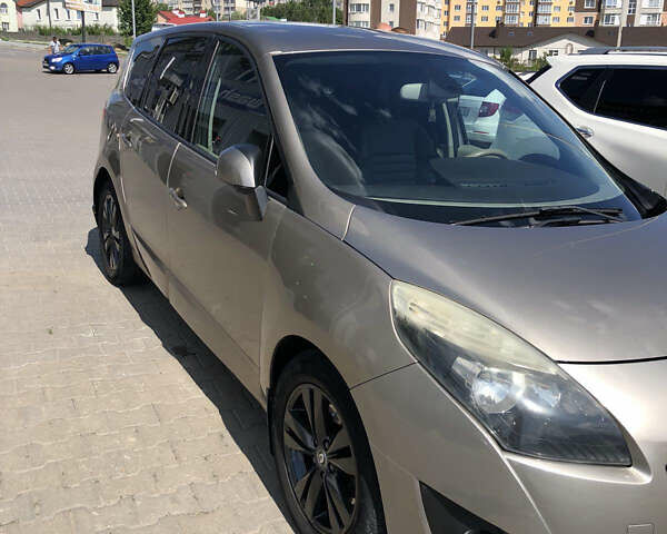 Бежевий Рено Сценік, об'ємом двигуна 1.99 л та пробігом 320 тис. км за 10000 $, фото 14 на Automoto.ua