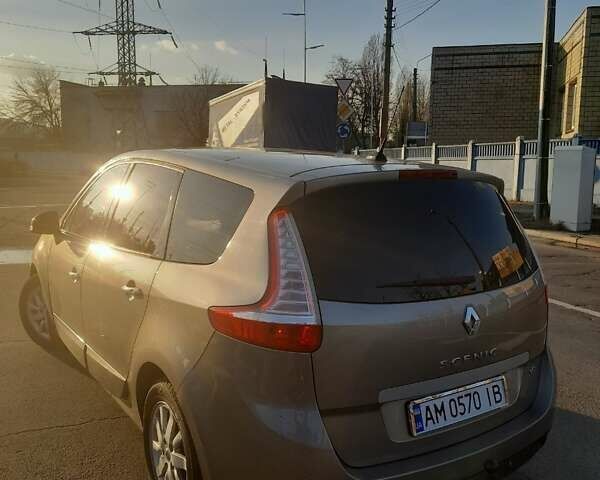 Бежевый Рено Сценик, объемом двигателя 1.9 л и пробегом 242 тыс. км за 7790 $, фото 4 на Automoto.ua