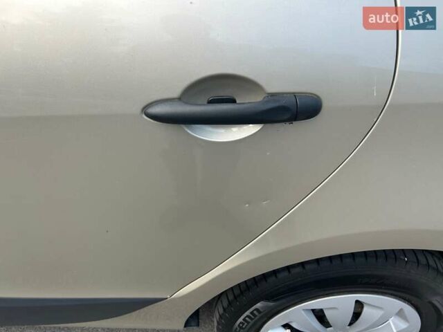 Рено Сценик 2010 в Тернополе на Automoto.ua Бежевый Рено Сценик, объемом двигателя 1.46 л и пробегом 145 тыс. км за 6700 $, фото 14 на Automoto.ua