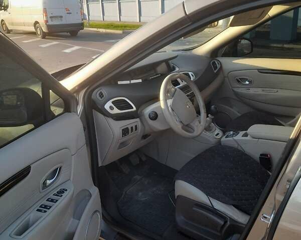 Бежевый Рено Сценик, объемом двигателя 1.9 л и пробегом 242 тыс. км за 7790 $, фото 13 на Automoto.ua