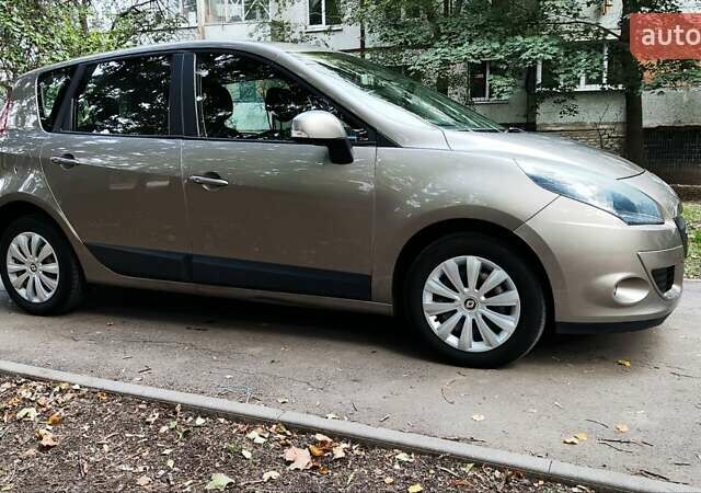 Бежевий Рено Сценік, об'ємом двигуна 1.5 л та пробігом 277 тис. км за 6388 $, фото 4 на Automoto.ua