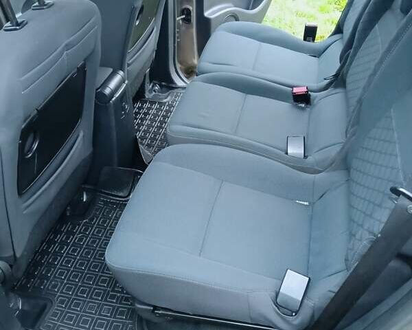 Бежевый Рено Сценик, объемом двигателя 1.6 л и пробегом 197 тыс. км за 6800 $, фото 6 на Automoto.ua