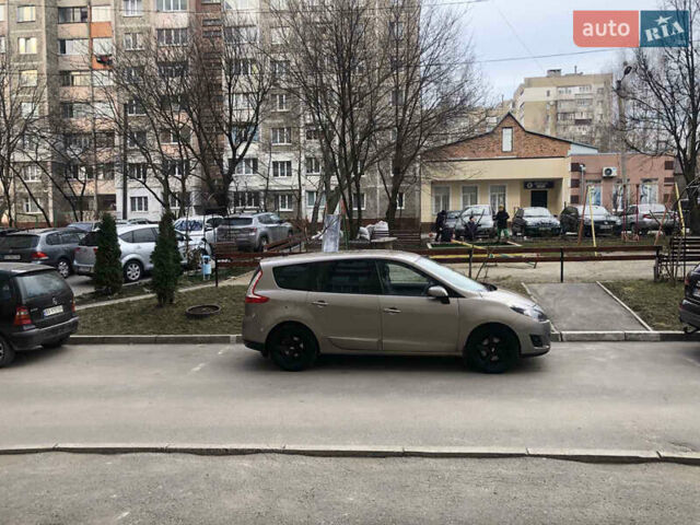 Бежевий Рено Сценік, об'ємом двигуна 1.99 л та пробігом 320 тис. км за 10000 $, фото 7 на Automoto.ua