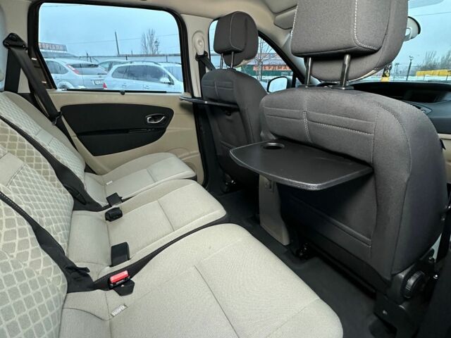 Бежевый Рено Сценик, объемом двигателя 1.6 л и пробегом 190 тыс. км за 6800 $, фото 4 на Automoto.ua