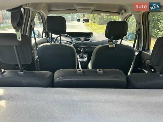 Рено Сценик 2010 в Тернополе на Automoto.ua Бежевый Рено Сценик, объемом двигателя 1.46 л и пробегом 145 тыс. км за 6700 $, фото 6 на Automoto.ua