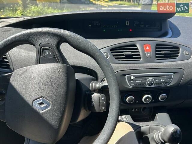 Рено Сценик 2010 в Тернополе на Automoto.ua Бежевый Рено Сценик, объемом двигателя 1.46 л и пробегом 145 тыс. км за 6700 $, фото 15 на Automoto.ua