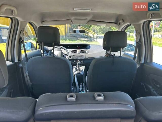 Рено Сценик 2010 в Тернополе на Automoto.ua Бежевый Рено Сценик, объемом двигателя 1.46 л и пробегом 145 тыс. км за 6700 $, фото 3 на Automoto.ua